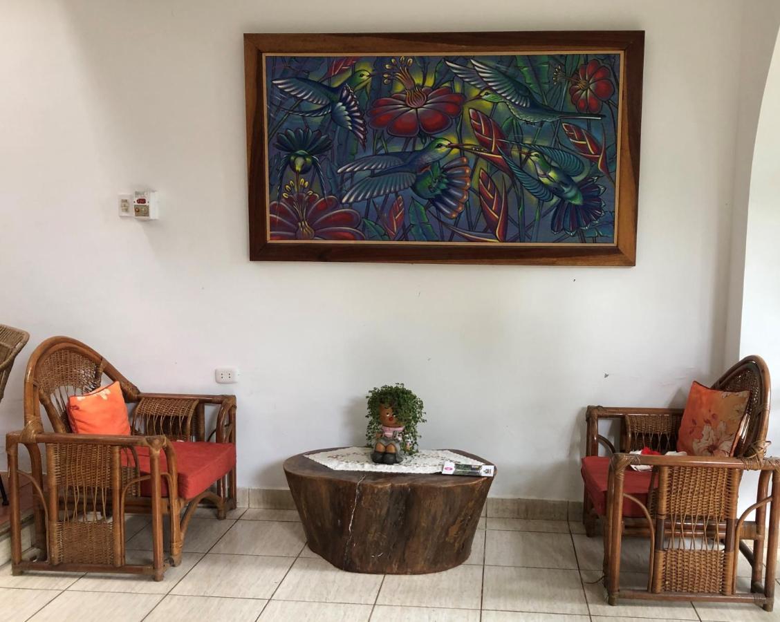 Alojamiento Familiar Custodia Tarapoto Buitenkant foto